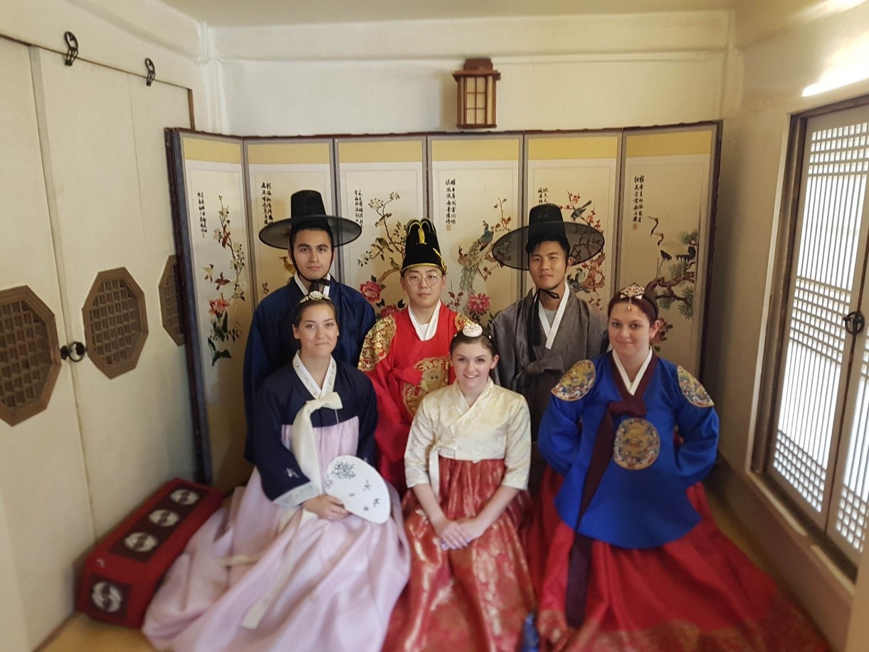 PGO Korea students wearing Hanboks